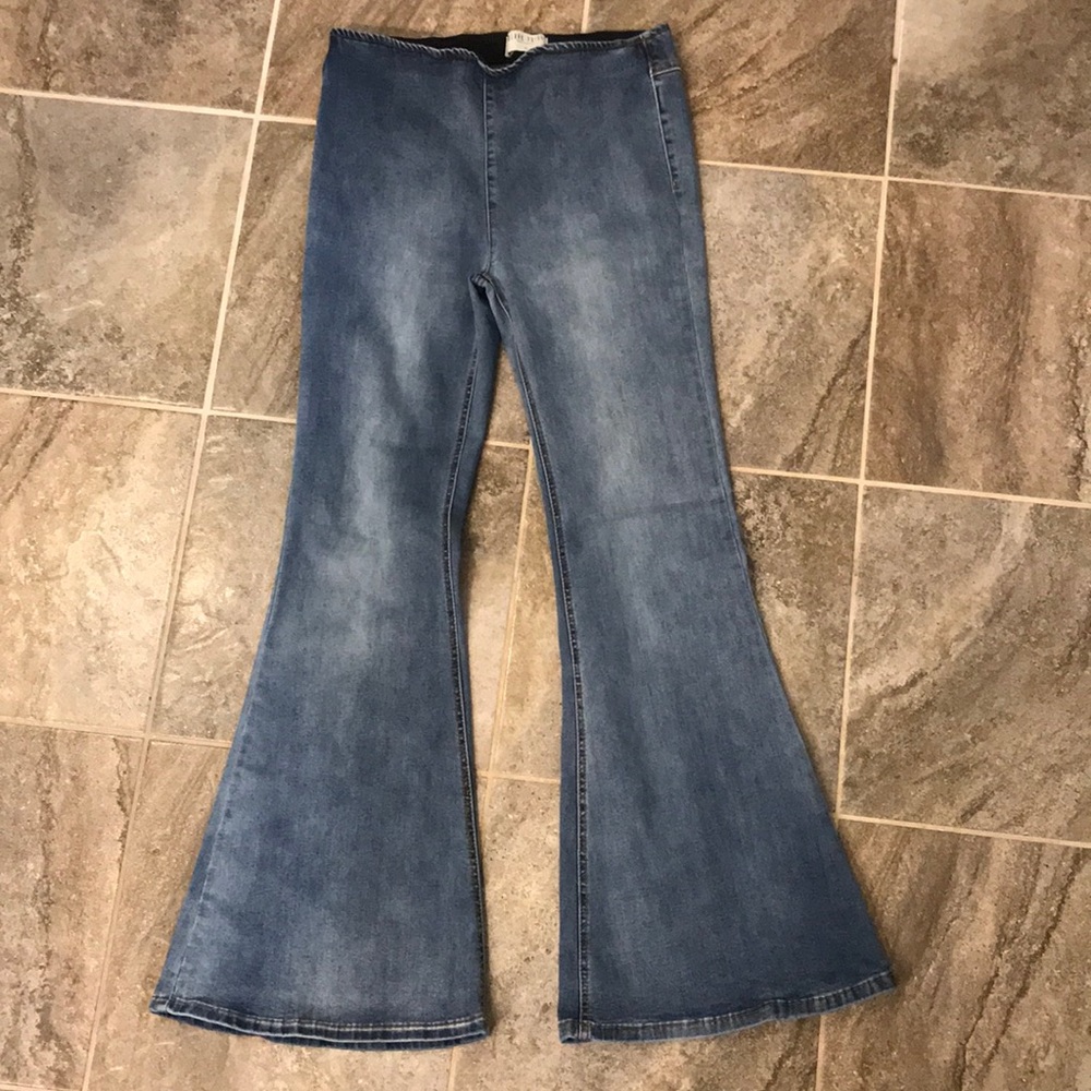 Blank Paige size medium pull on flare jeans